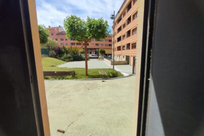 PUERTA SALIDA JARDIN COMUNITARIO
