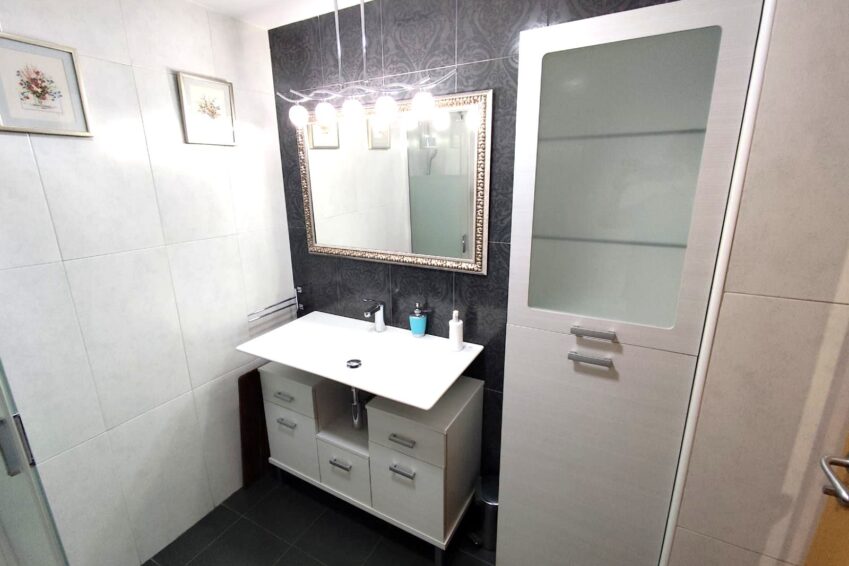 BAÑO CON DUCHA